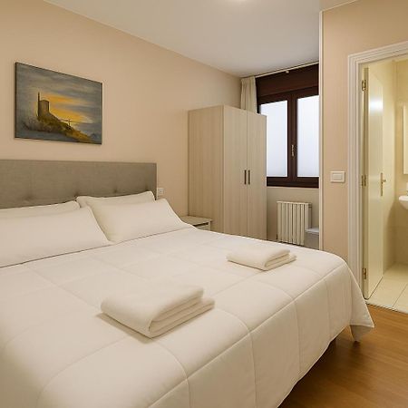 Hotel Elara à Viveiro Extérieur photo